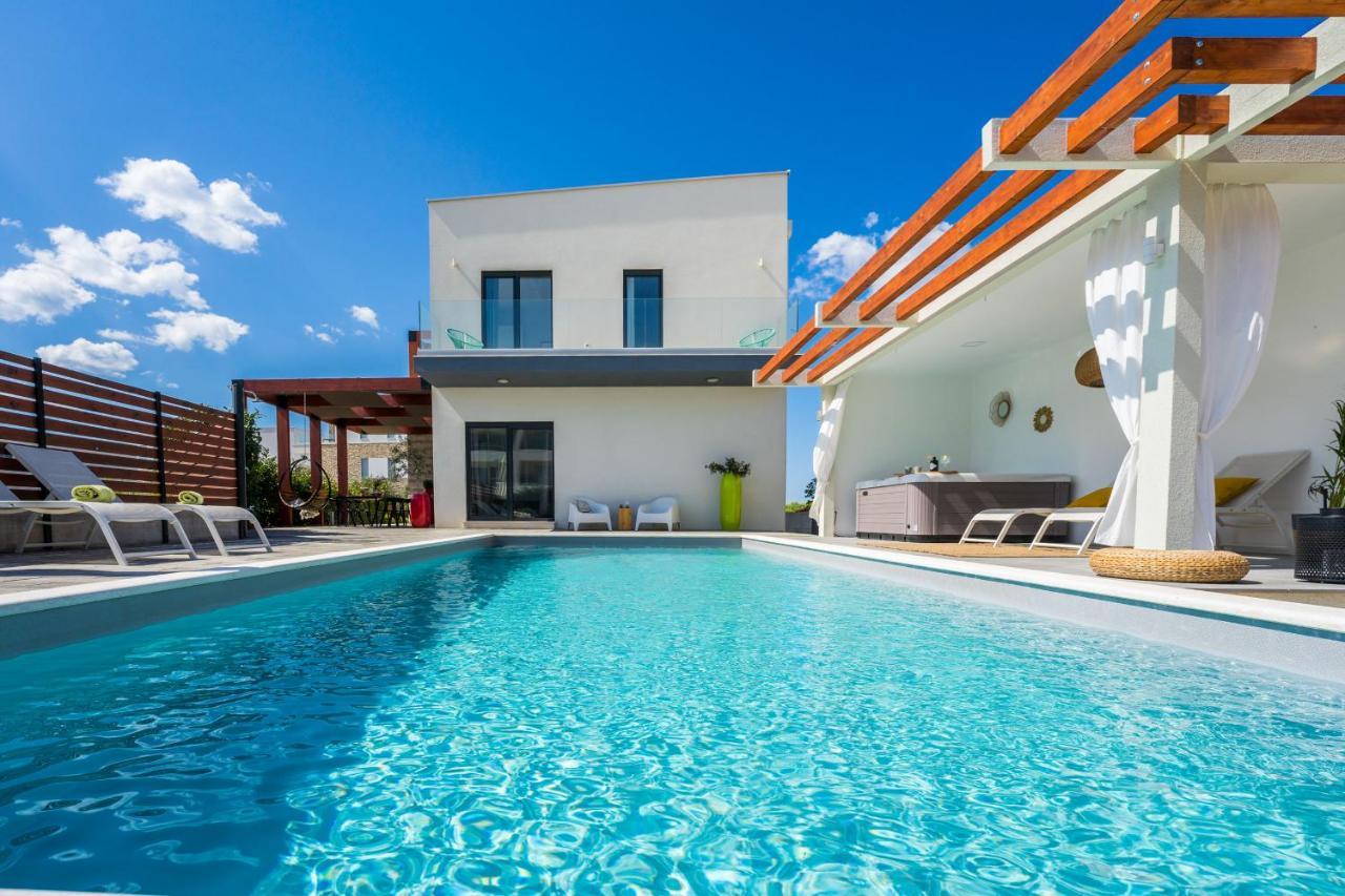 Villa Olea With Heated Pool And Jacuzzi Sukošan Zewnętrze zdjęcie