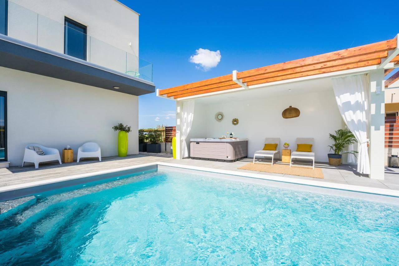 Villa Olea With Heated Pool And Jacuzzi Sukošan Zewnętrze zdjęcie