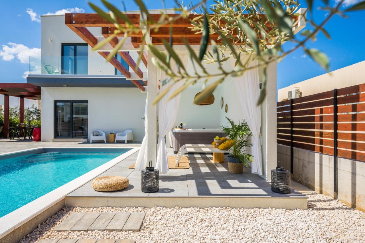 Villa Olea With Heated Pool And Jacuzzi Sukošan Zewnętrze zdjęcie