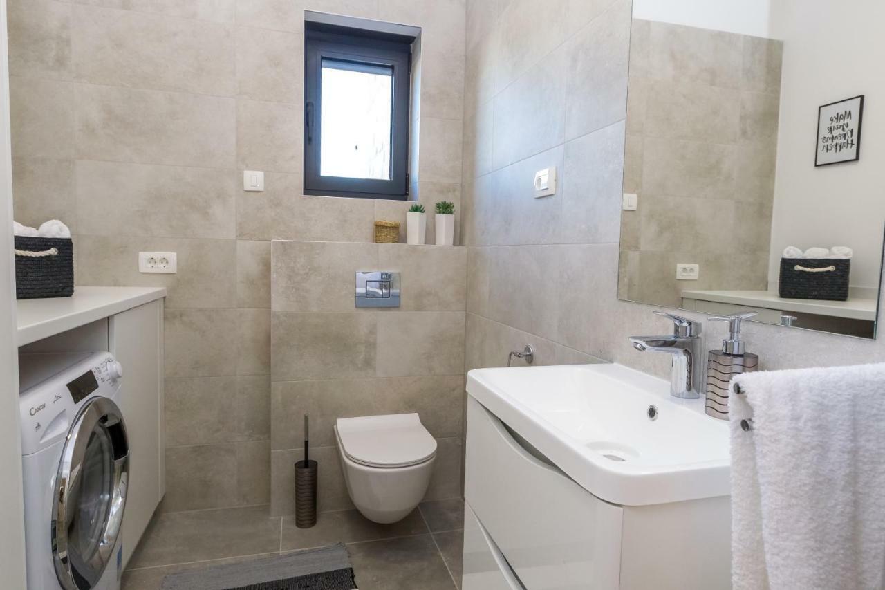 Villa Olea With Heated Pool And Jacuzzi Sukošan Zewnętrze zdjęcie